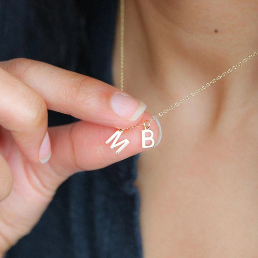 Pendant initial letter necklace