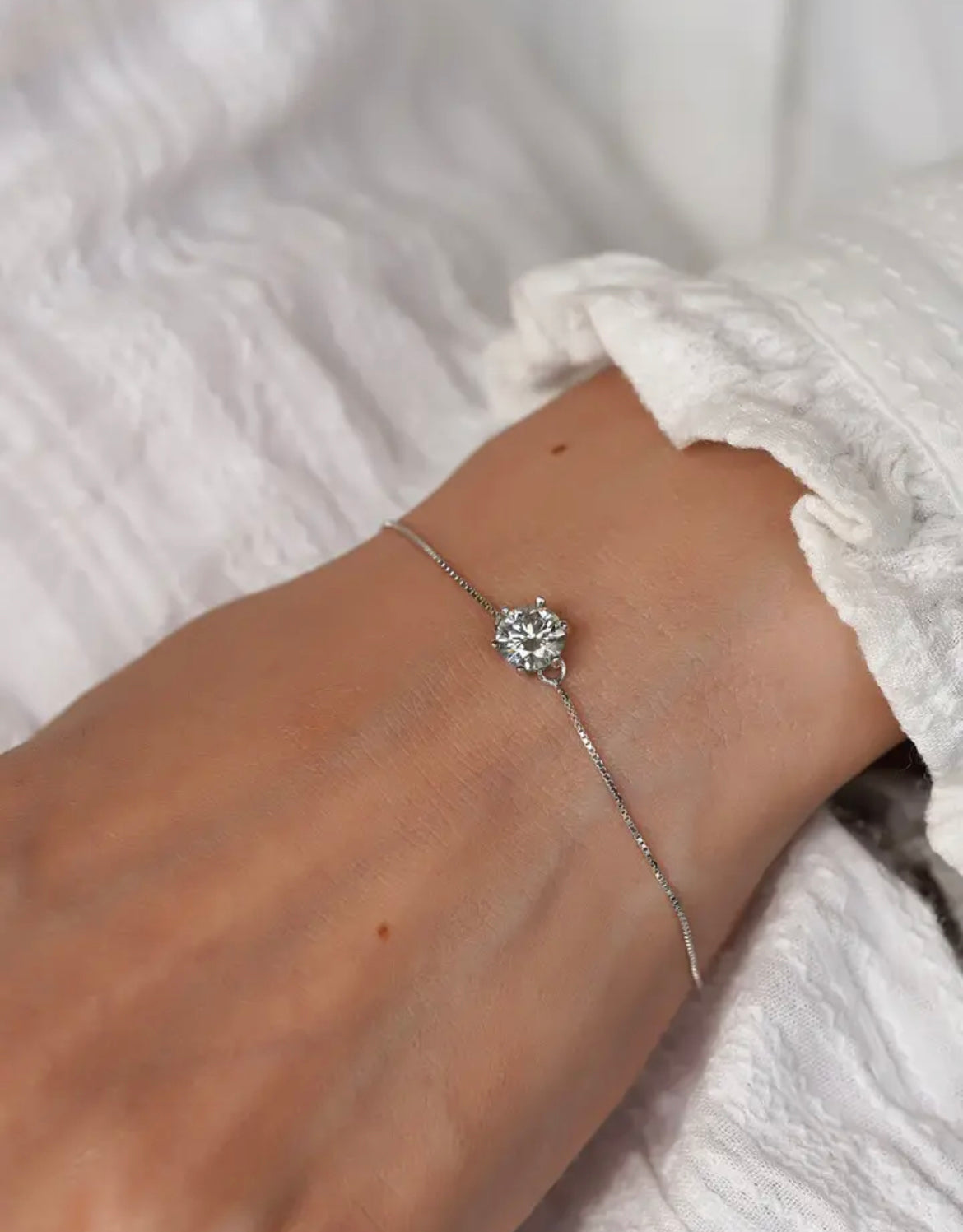 Dainty Moissanite bracelet